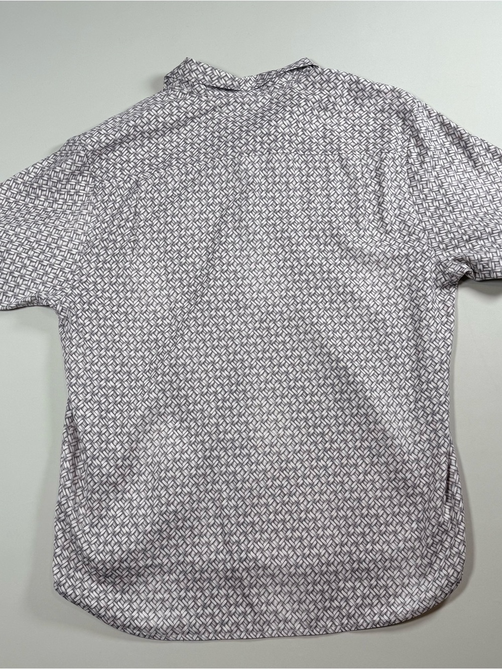 Tommy Bahama White and Gray 100% Silk Casual Button Down Short Sleeve Shirt XL - Picture 3 of 9